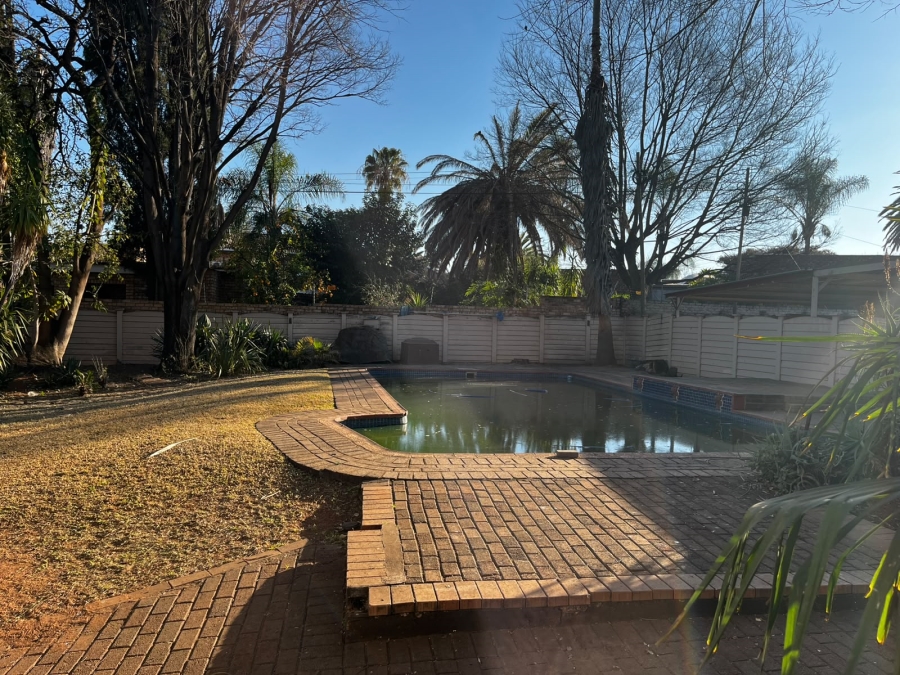 4 Bedroom Property for Sale in Flamwood North West